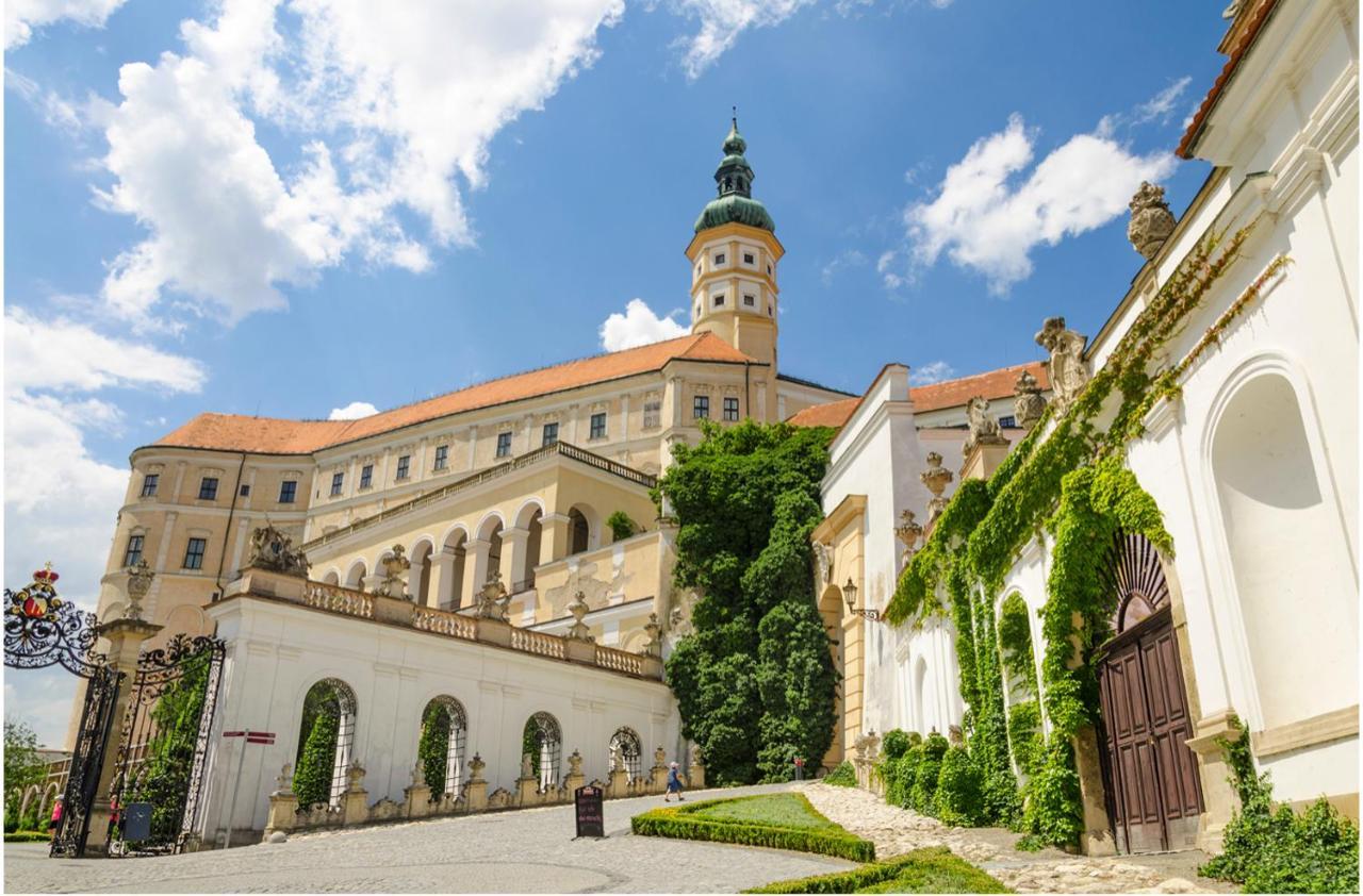 Poetic Apartment Mikulov Luaran gambar