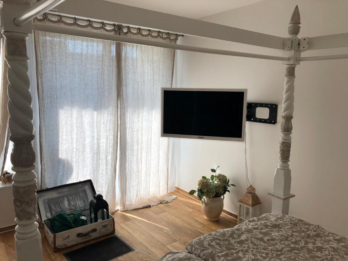 Poetic Apartment Mikulov Luaran gambar